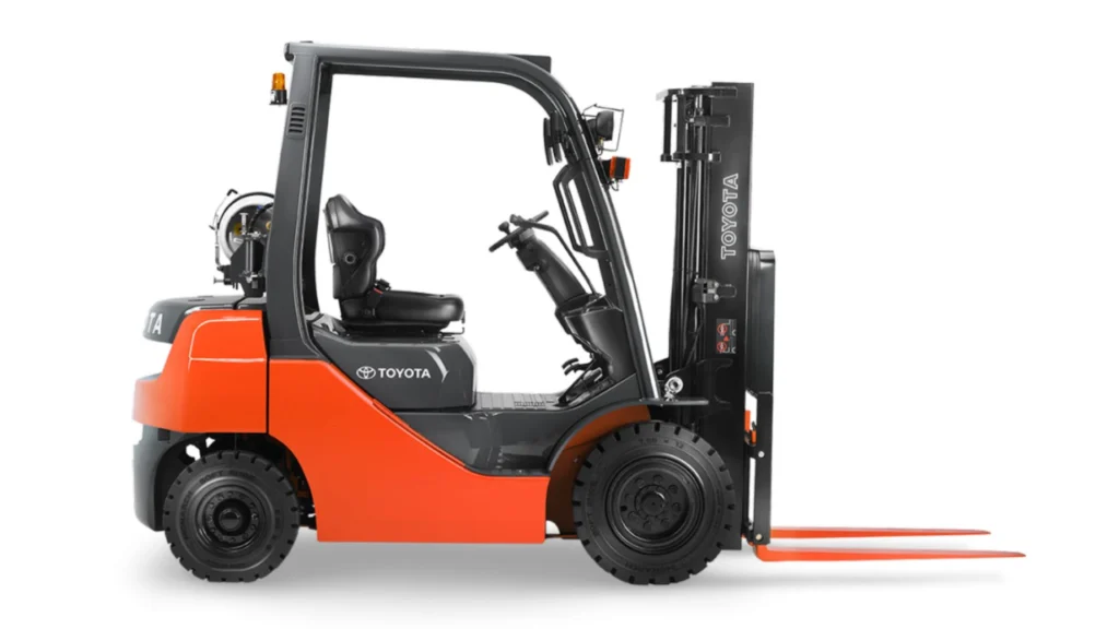 Toyota 8FGU25 Warehouse Forklift, 5000LB, 4-Stage, Propane
