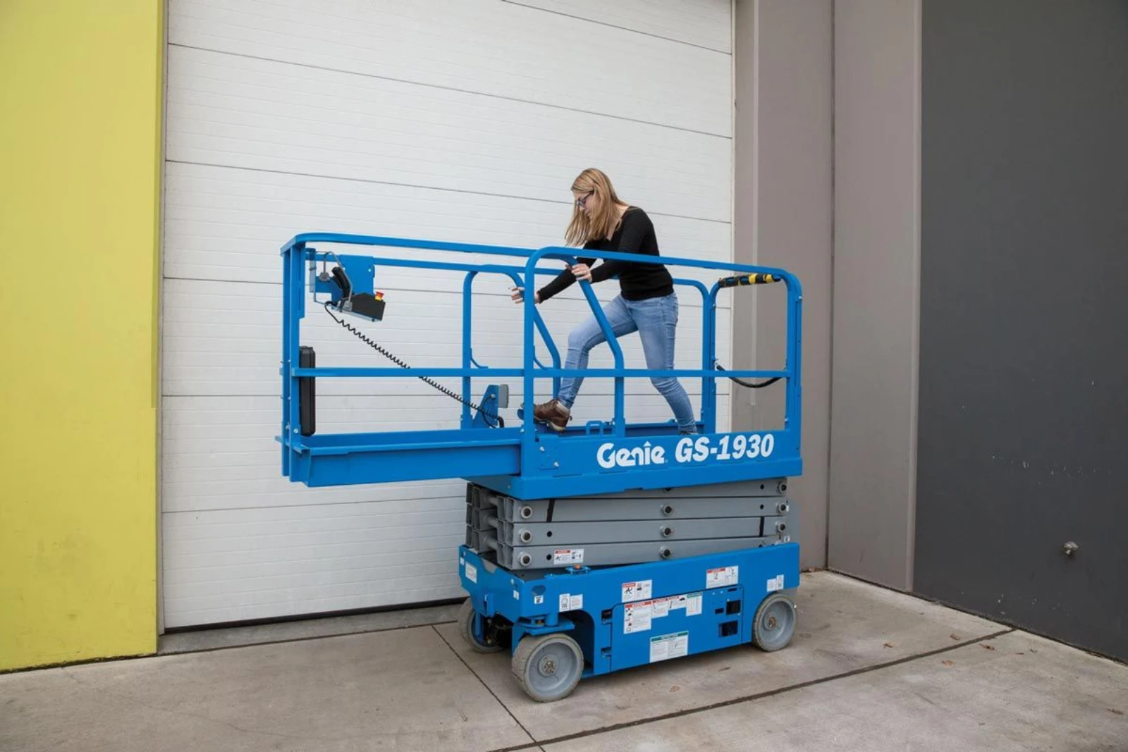 Scissor Lift Electric Charging
